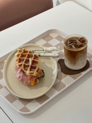 크로플샌드위치가 맛있는 강릉카페 퍼플베어카페