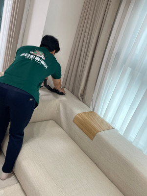 소파청소는 역시 출장소파청소 전문 푸근한홈케어! 진드기제거청소로 안심까지!