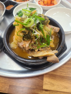 얼큰한 국물 맛집 '홍천뚝배기 왜관점' – [홍천뚝배기, 홍천맛집] 찾는다면 여기!