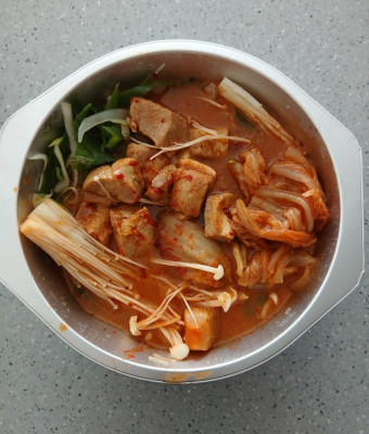 다양한 종류의 맛있는 반찬들이 가득한 반찬맛집 오밀당 일광점