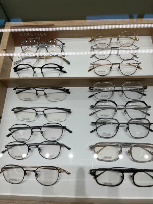 과천안경점추천 다양한 안경브랜드를 만나볼 수 있는 가성비 안경점 유니크안경