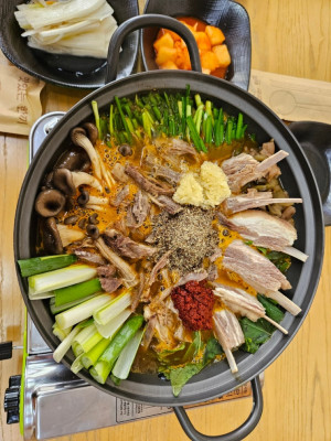 화성 흑염소, 건강식, 보양식맛집 '왕궁초원흑염소'