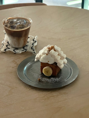 제주 숲멍하기 좋은 통창 카페 '수집'