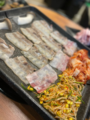 윤가네흑돼지대패삼겹살 제주함덕흑돼지